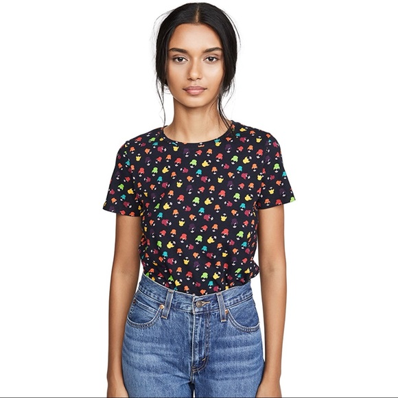Alice + Olivia Tops - SALE 🔥 alice + olivia Rylyn Crew Neck Tee
